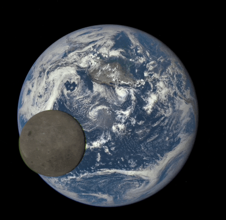 Yaklaşık 1.5 Milyon Km Uzaktan Dünya ve Ay